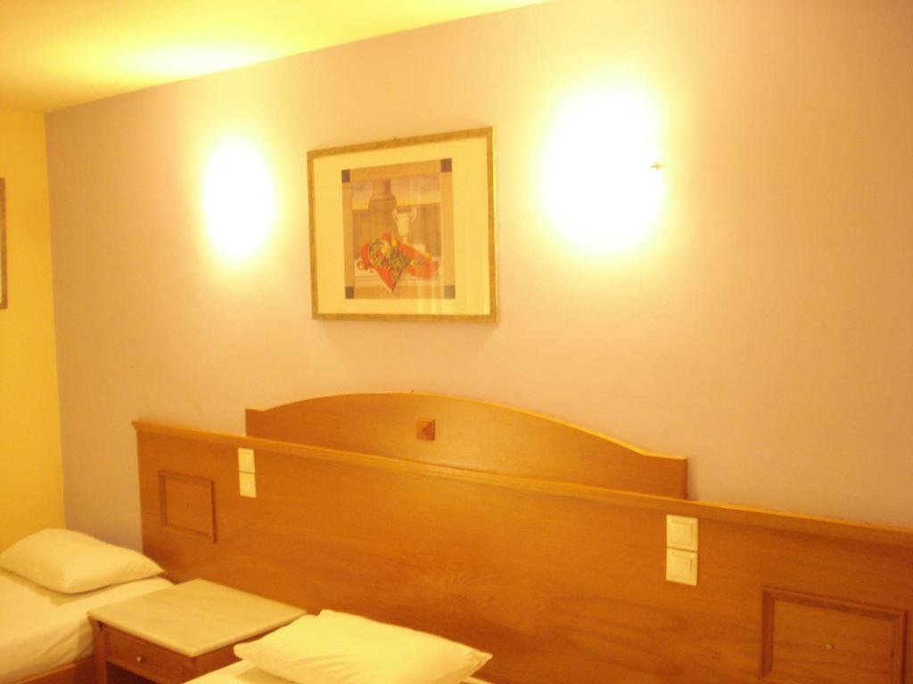 Hotel Cybele Pefki Athens Room photo