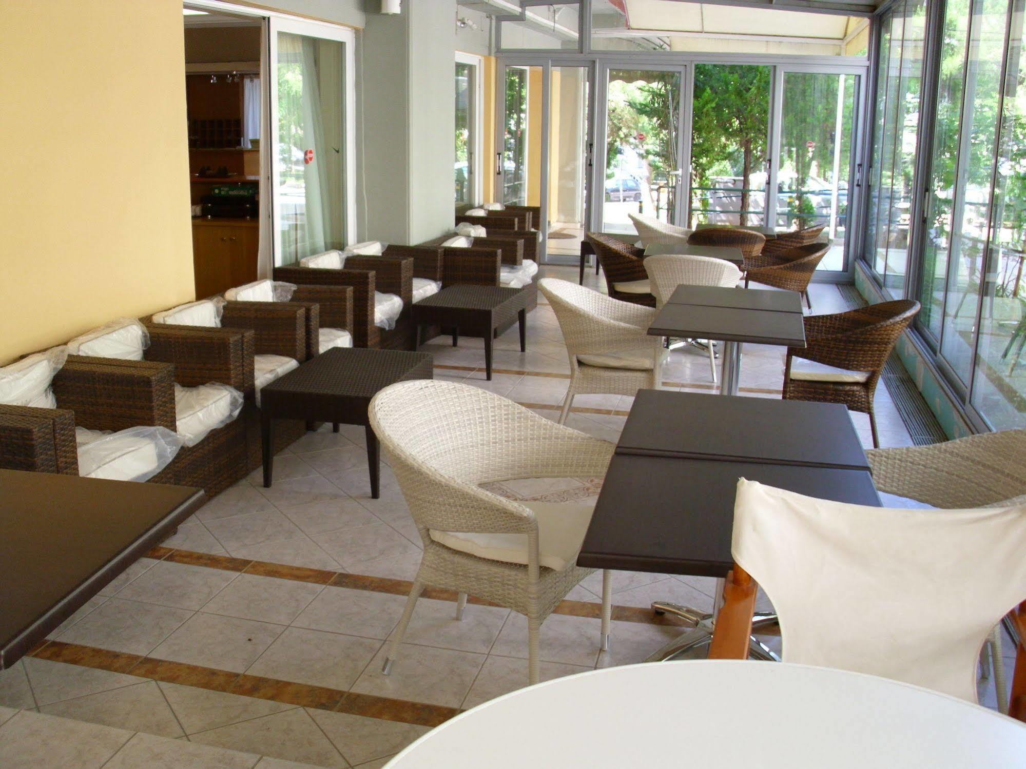 Hotel Cybele Pefki Athens Exterior photo